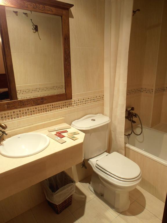Hostal Virgen De La Encina Ponferrada Cameră foto