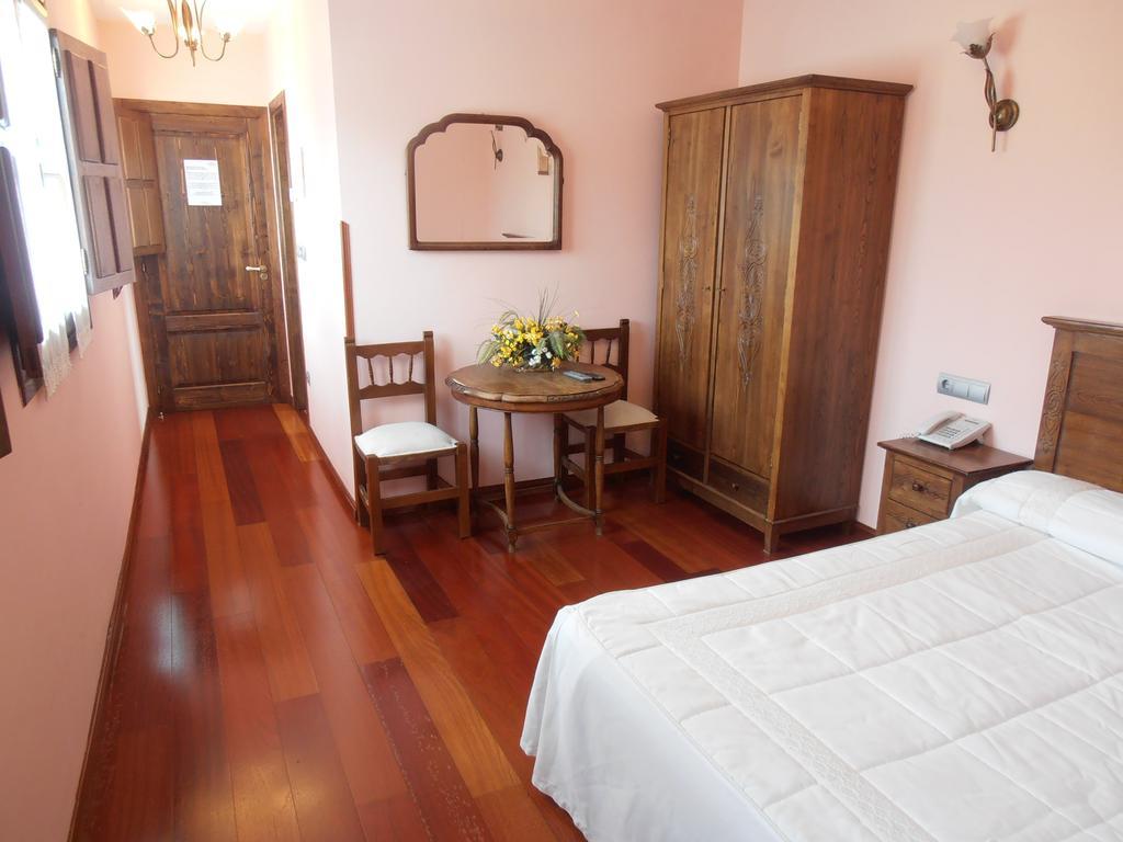 Hostal Virgen De La Encina Ponferrada Cameră foto