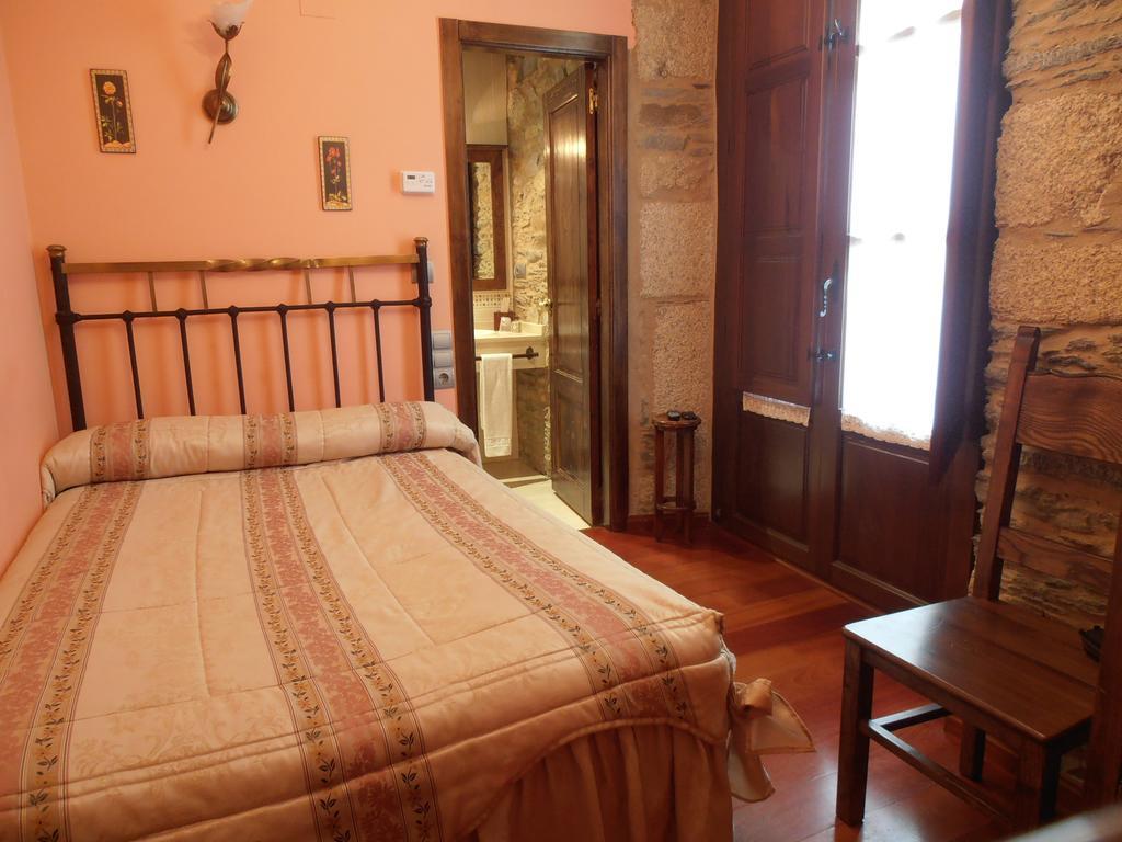 Hostal Virgen De La Encina Ponferrada Cameră foto