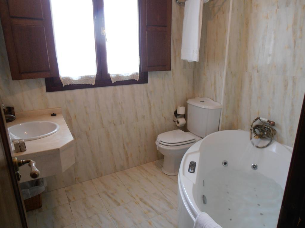 Hostal Virgen De La Encina Ponferrada Cameră foto